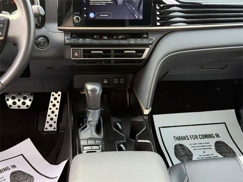 Used 2025 Toyota Camry SE image 15