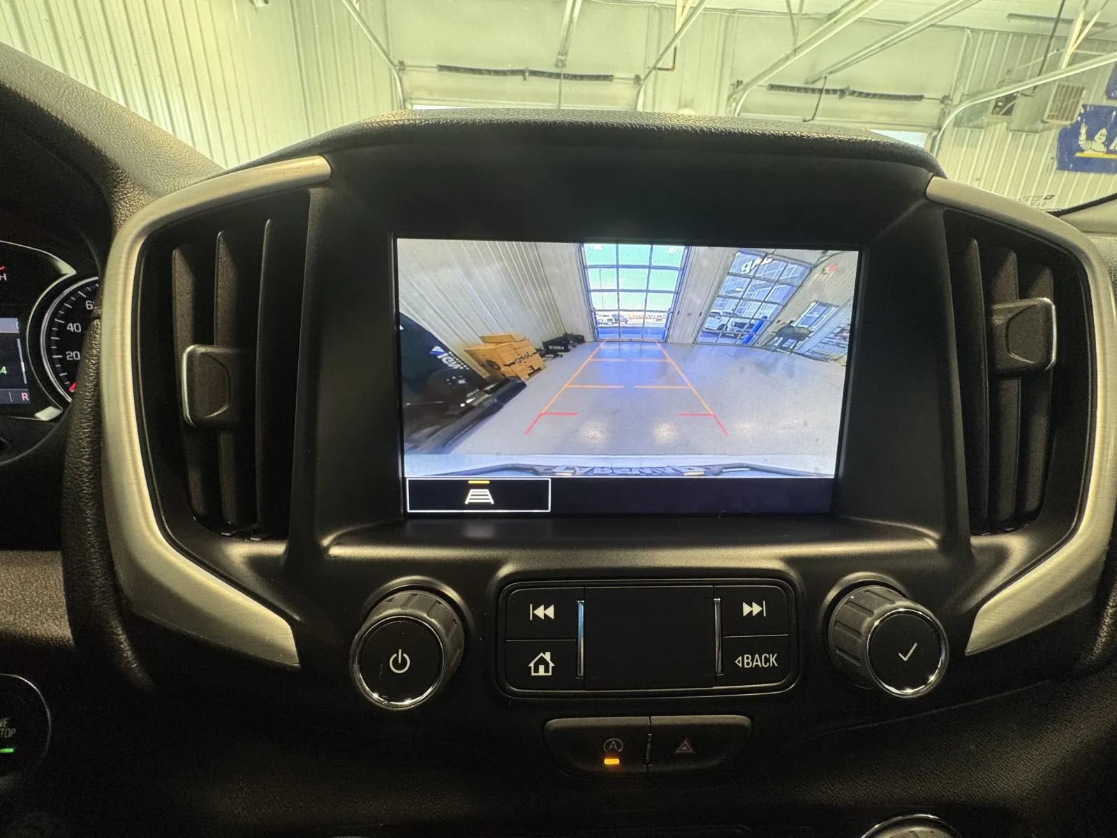 Used 2024 GMC Terrain SLT AWD/4WD image 34