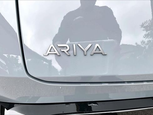 Used 2025 Nissan Ariya Platinum AWD/4WD image 9