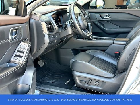 Used 2022 Nissan Rogue Platinum w/ Head-Up Display Package FWD image 10