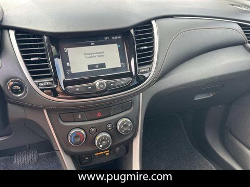 Used 2017 Chevrolet Trax LT w/ LT Convenience Package image 28