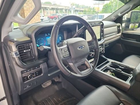 Used 2023 Ford F250 Lariat w/ Lariat Ultimate Package AWD/4WD image 11