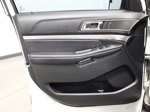 Used 2018 Ford Explorer XLT w/ Equipment Group 201A image 20