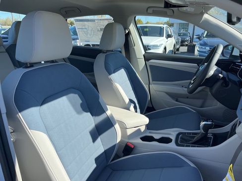 New 2026 Volkswagen Jetta SE image 23