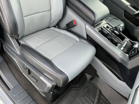 Used 2022 Ford F150 Lariat w/ Equipment Group 501A Mid image 29