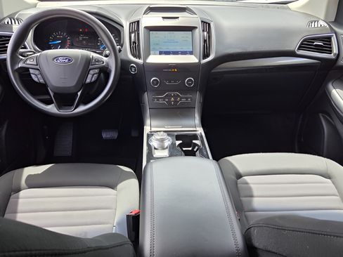 Used 2020 Ford Edge SE FWD image 12