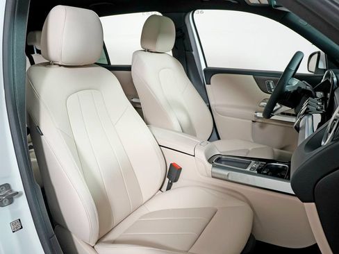 Certified 2026 Mercedes-Benz GLB 250 4MATIC image 32