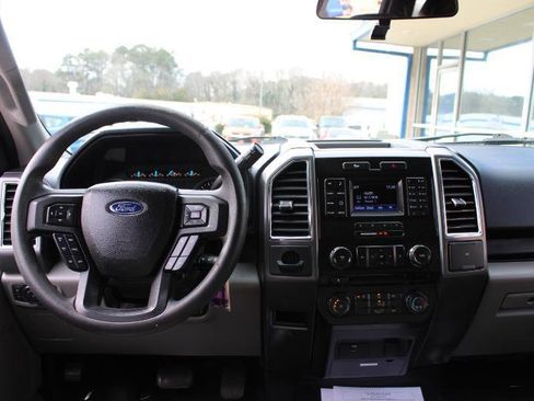 Used 2016 Ford F150 XLT RWD image 9