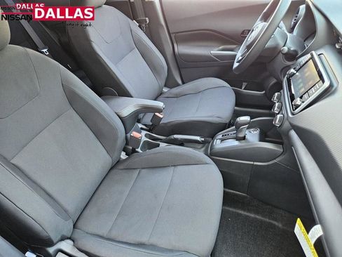 New 2025 Nissan Kicks Play S image 12