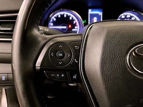 Used 2020 Toyota Camry SE w/ Convenience Package image 17