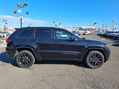 Used 2018 Jeep Grand Cherokee Altitude image 7
