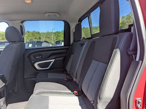 Used 2021 Nissan Titan SV w/ SV Convenience Package image 23