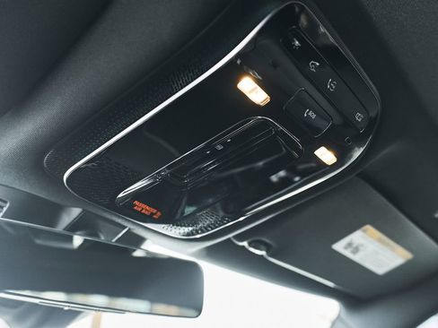 Used 2025 Mercedes-Benz C 300 4MATIC Sedan image 30