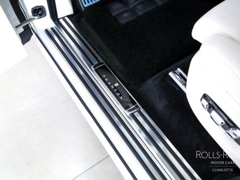Certified 2024 Rolls-Royce Phantom Sedan RWD image 17