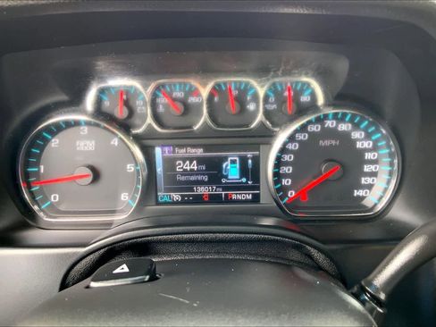 Used 2015 Chevrolet Suburban LT w/ Luxury Package RWD image 22