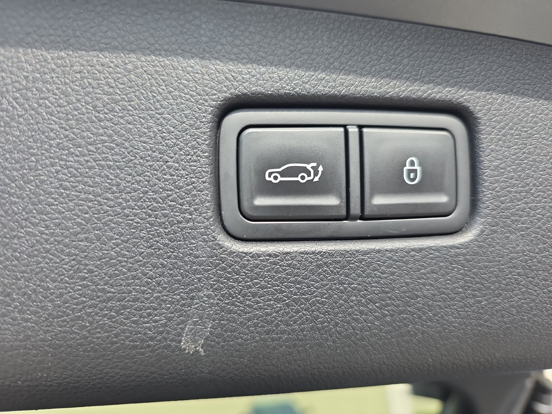 Used 2025 Genesis GV70 2.5T AWD/4WD image 13