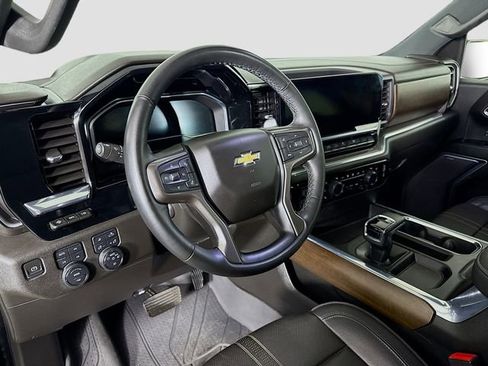 Used 2024 Chevrolet Silverado 1500 High Country w/ High Country Premium Package image 9