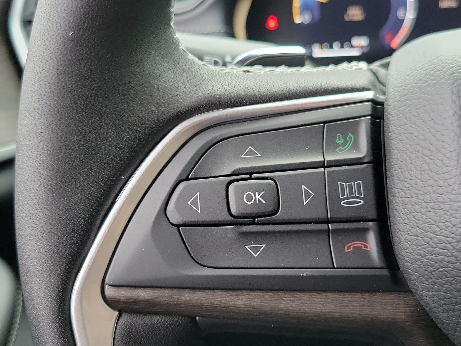 New 2026 Jeep Grand Cherokee Altitude AWD/4WD image 5