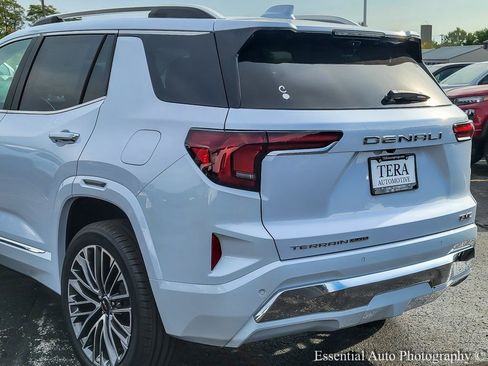 New 2026 GMC Terrain Denali w/ LPO, Floor Liner Package image 6