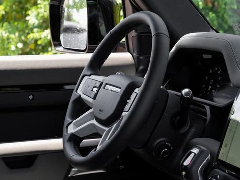 New 2026 Land Rover Defender 110 X-Dynamic SE AWD/4WD image 20
