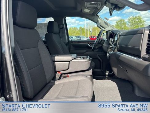 Used 2025 Chevrolet Silverado 1500 LT AWD/4WD image 31