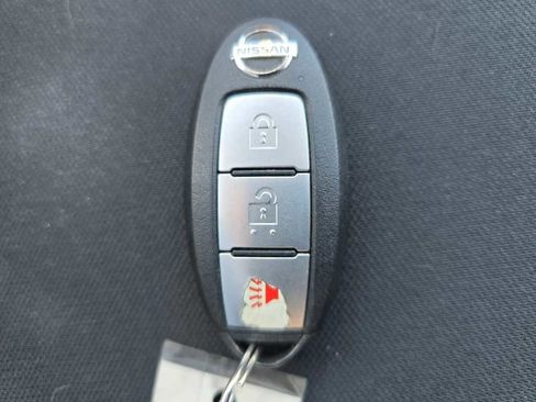 Used 2019 Nissan Titan SV AWD/4WD image 23