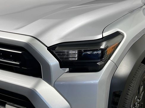 Used 2025 Toyota 4Runner SR5 image 12