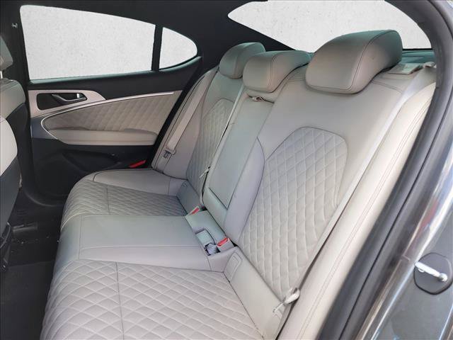 Used 2023 Genesis G70 3.3T w/ Sport Prestige Package RWD image 11
