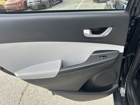 Used 2023 Hyundai Kona SE image 26