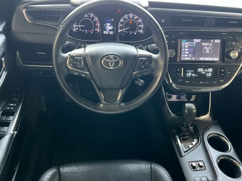 Used 2018 Toyota Avalon XLE image 14