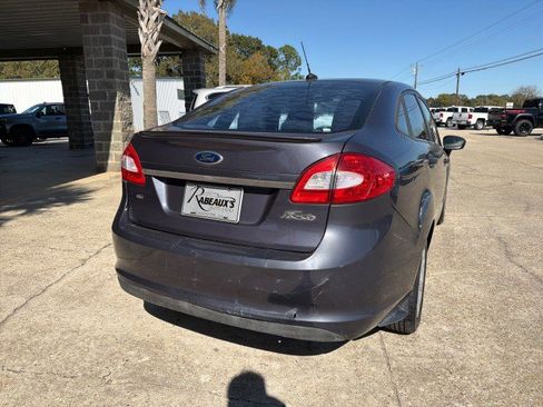 Used 2013 Ford Fiesta SE image 6