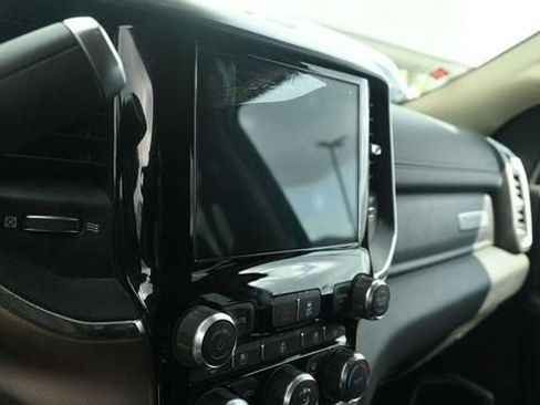 Used 2019 RAM 2500 Laramie AWD/4WD image 16