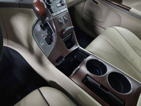 Used 2009 Toyota Venza AWD image 24