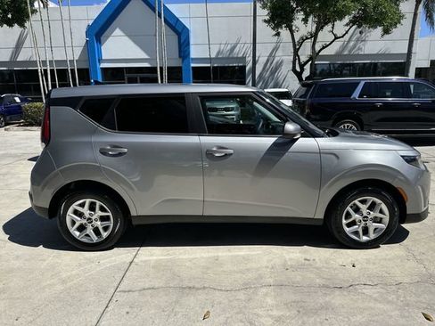 Used 2024 Kia Soul LX w/ Option Group 015 FWD image 32