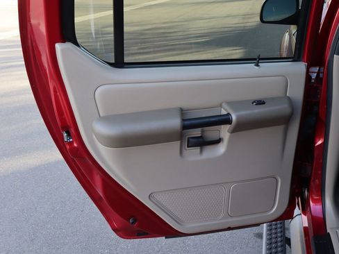 Used 2003 Ford Explorer Sport Trac XLS image 24