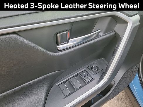 Used 2022 Toyota RAV4 SE image 9