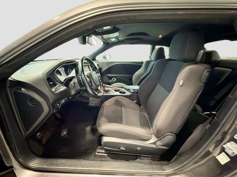 Used 2022 Dodge Challenger GT AWD/4WD image 16