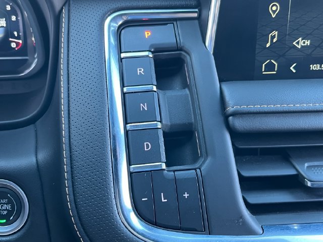 Used 2023 GMC Yukon AT4 w/ Technology Package AWD/4WD image 28