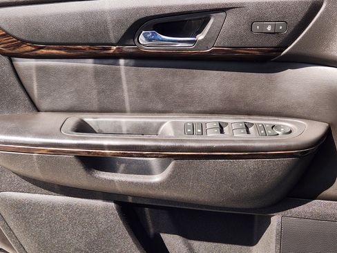 Used 2015 GMC Acadia Denali FWD image 21