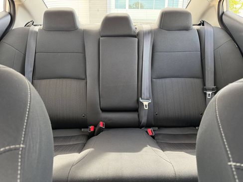 Used 2025 Nissan Altima 2.5 SV FWD image 38