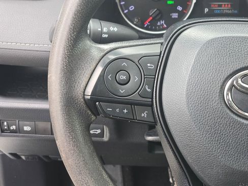 Used 2020 Toyota RAV4 XLE w/ Convenience Package image 36