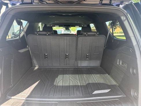 Used 2023 Chevrolet Suburban LT w/ Luxury Package AWD/4WD image 10