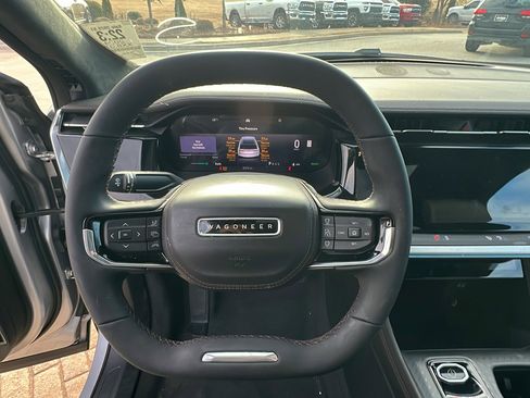 Used 2024 Jeep Wagoneer Launch Edition image 27