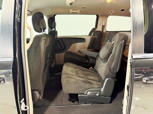 Used 2017 Dodge Grand Caravan Crew image 24