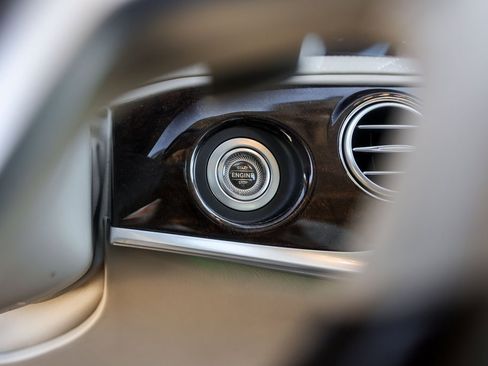 Used 2018 Mercedes-Benz S 560 4MATIC Sedan image 17