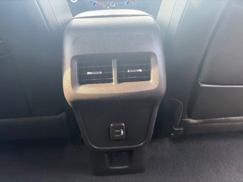 Used 2024 GMC Terrain SLT AWD/4WD image 36