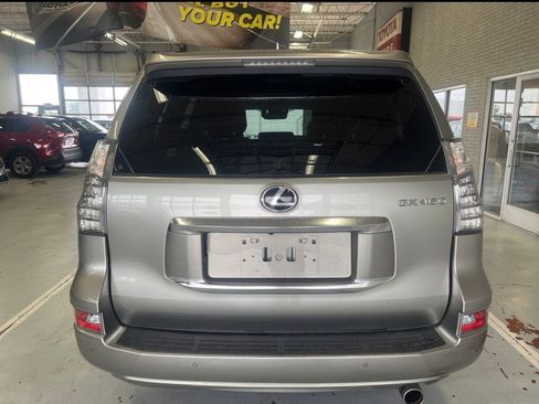 Used 2023 Lexus GX 460 Luxury w/ Accessory Package AWD/4WD image 5
