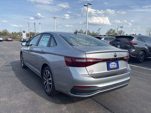 New 2026 Volkswagen Jetta SE FWD image 8
