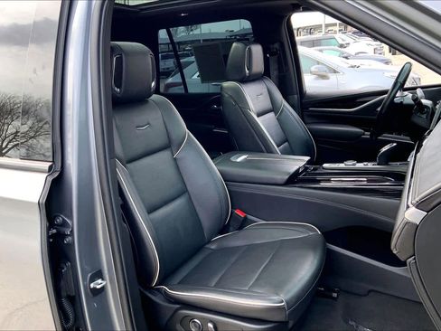 Used 2021 Cadillac Escalade Sport w/ Driver Assist Tech Package image 9