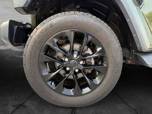 Used 2021 Jeep Wrangler Unlimited Sahara image 14